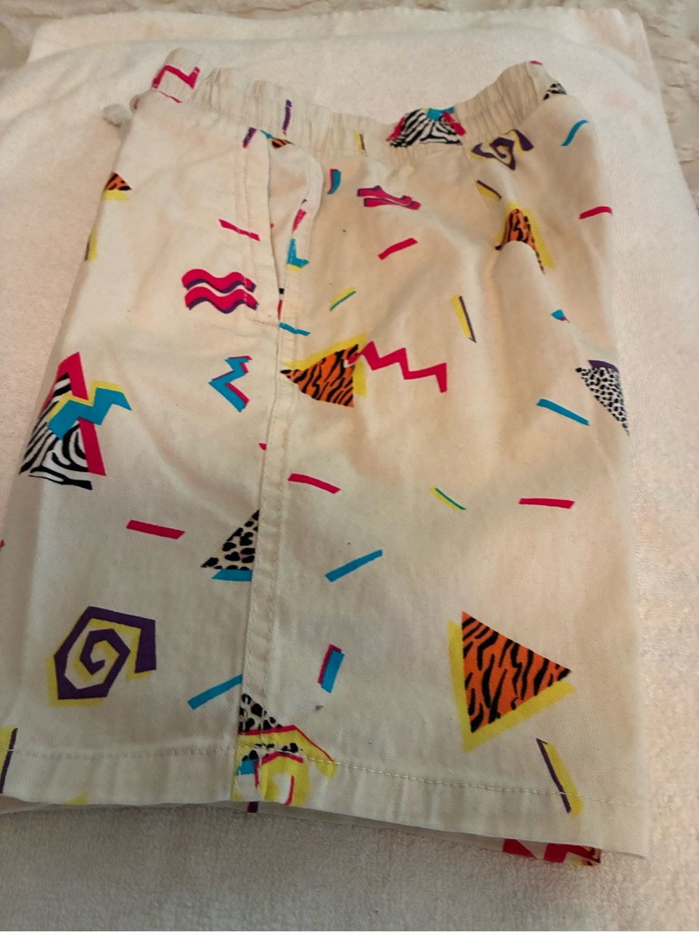 Pre-owned Youth’s Cream Printed Elastic-Waist Shorts w/side pockets drawstring